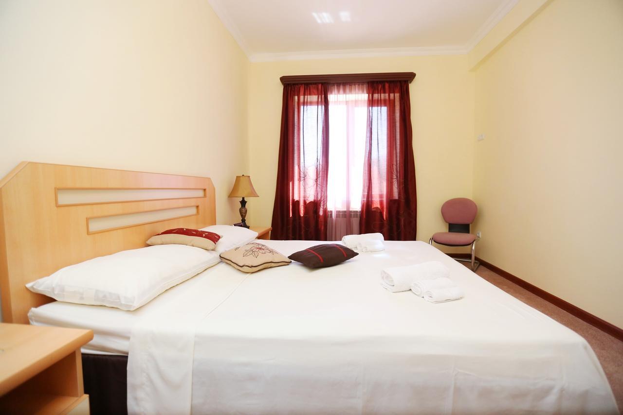 Amrots Hotel Vaykʼ エクステリア 写真