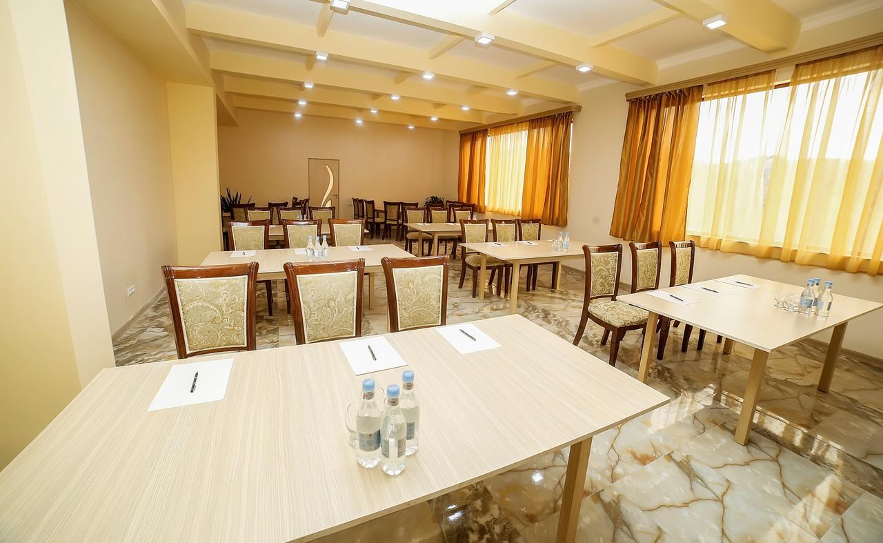 Amrots Hotel Vaykʼ エクステリア 写真
