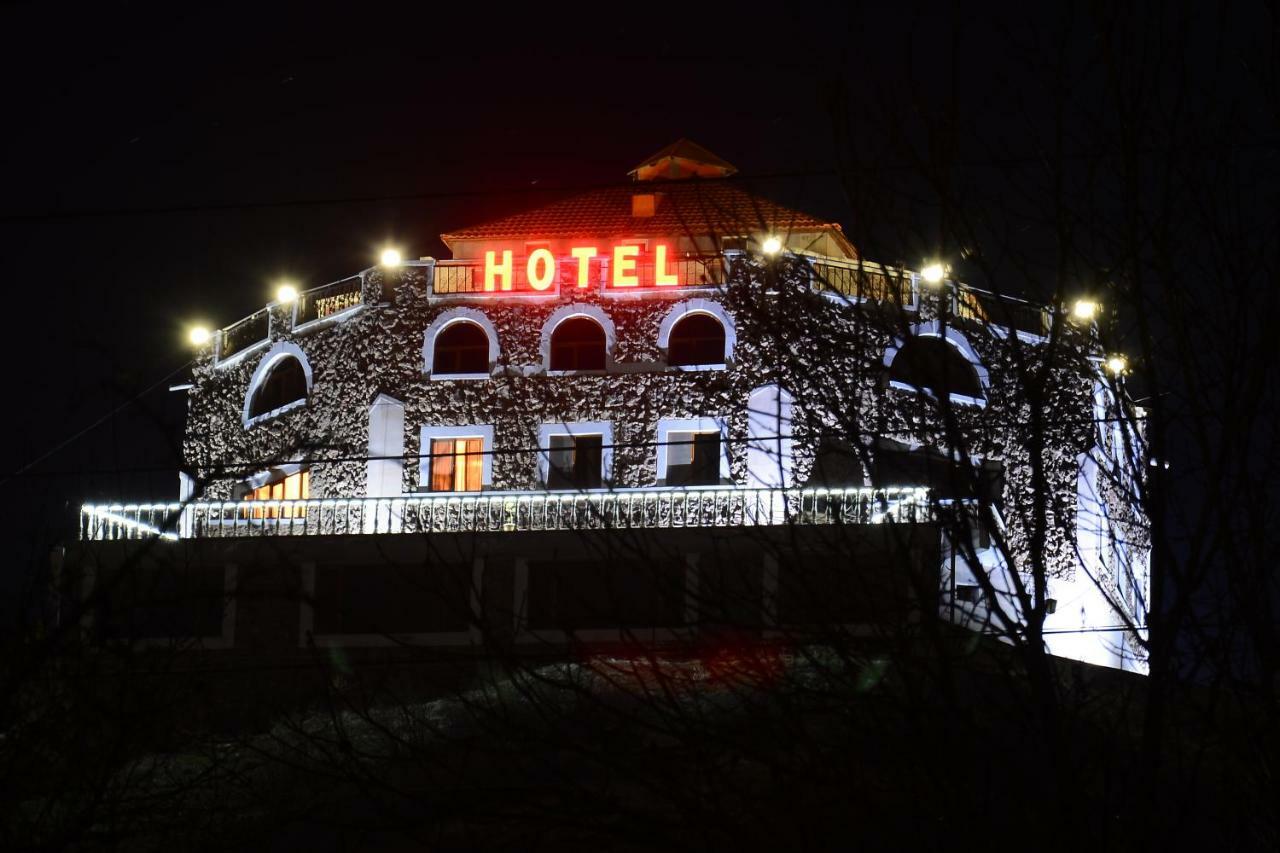 Amrots Hotel Vaykʼ エクステリア 写真
